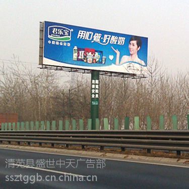 擎天柱广告塔牌制作与发布全解析 单立柱广告塔牌与高炮塔的应用价值